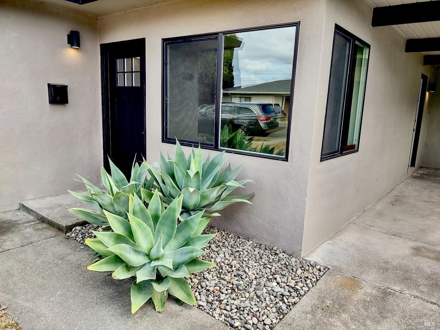 Detail Gallery Image 2 of 12 For 469 La Jolla St, Vallejo,  CA 94591 - 3 Beds | 1 Baths