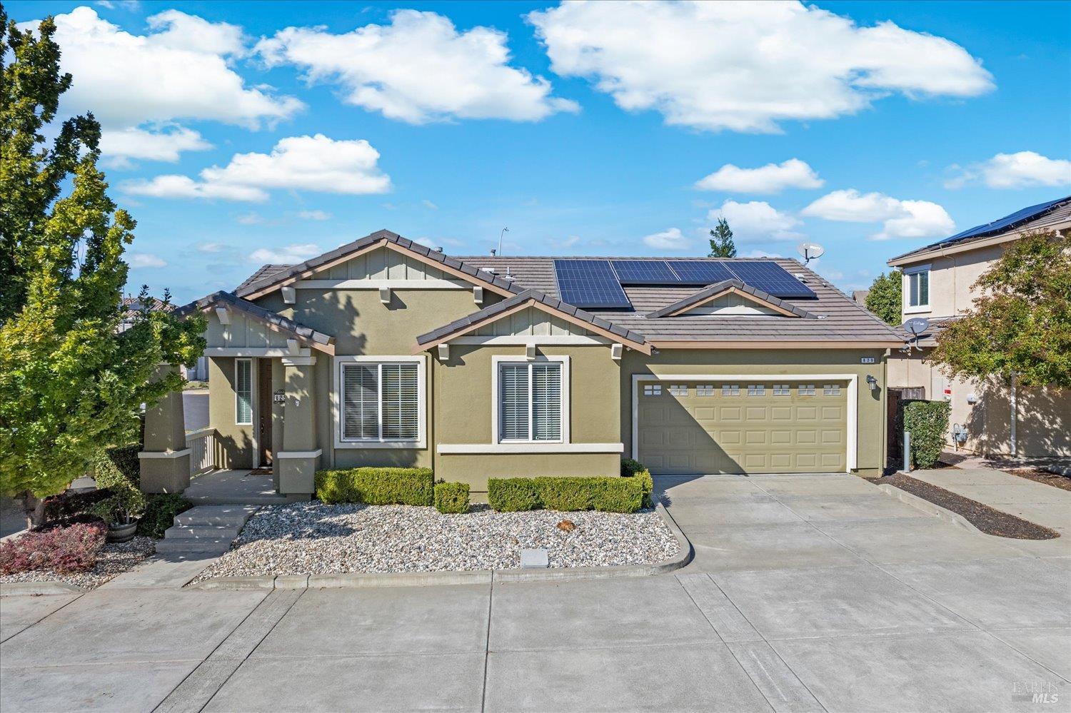 Detail Gallery Image 2 of 72 For 829 Embassy Cir, Vacaville,  CA 95688 - 3 Beds | 2 Baths