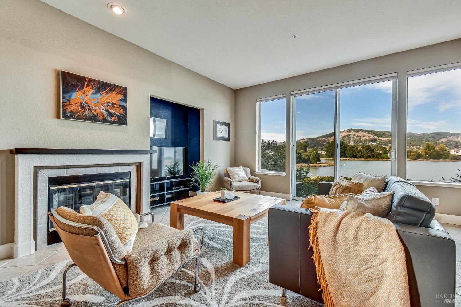 Detail Gallery Image 16 of 35 For Address Is Not Disclosed, San Rafael,  CA 94901 - 3 Beds | 2/1 Baths