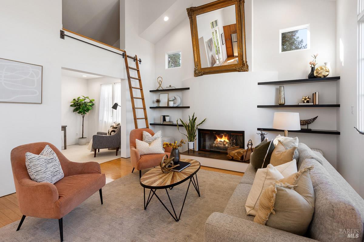 Detail Gallery Image 13 of 56 For 41 Vine Ave, Point Richmond,  CA 94801 - 2 Beds | 2/1 Baths