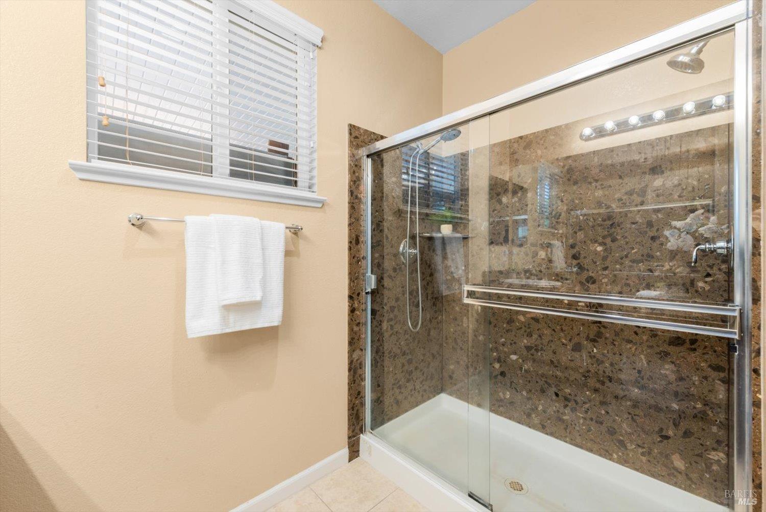 Detail Gallery Image 35 of 72 For 829 Embassy Cir, Vacaville,  CA 95688 - 3 Beds | 2 Baths