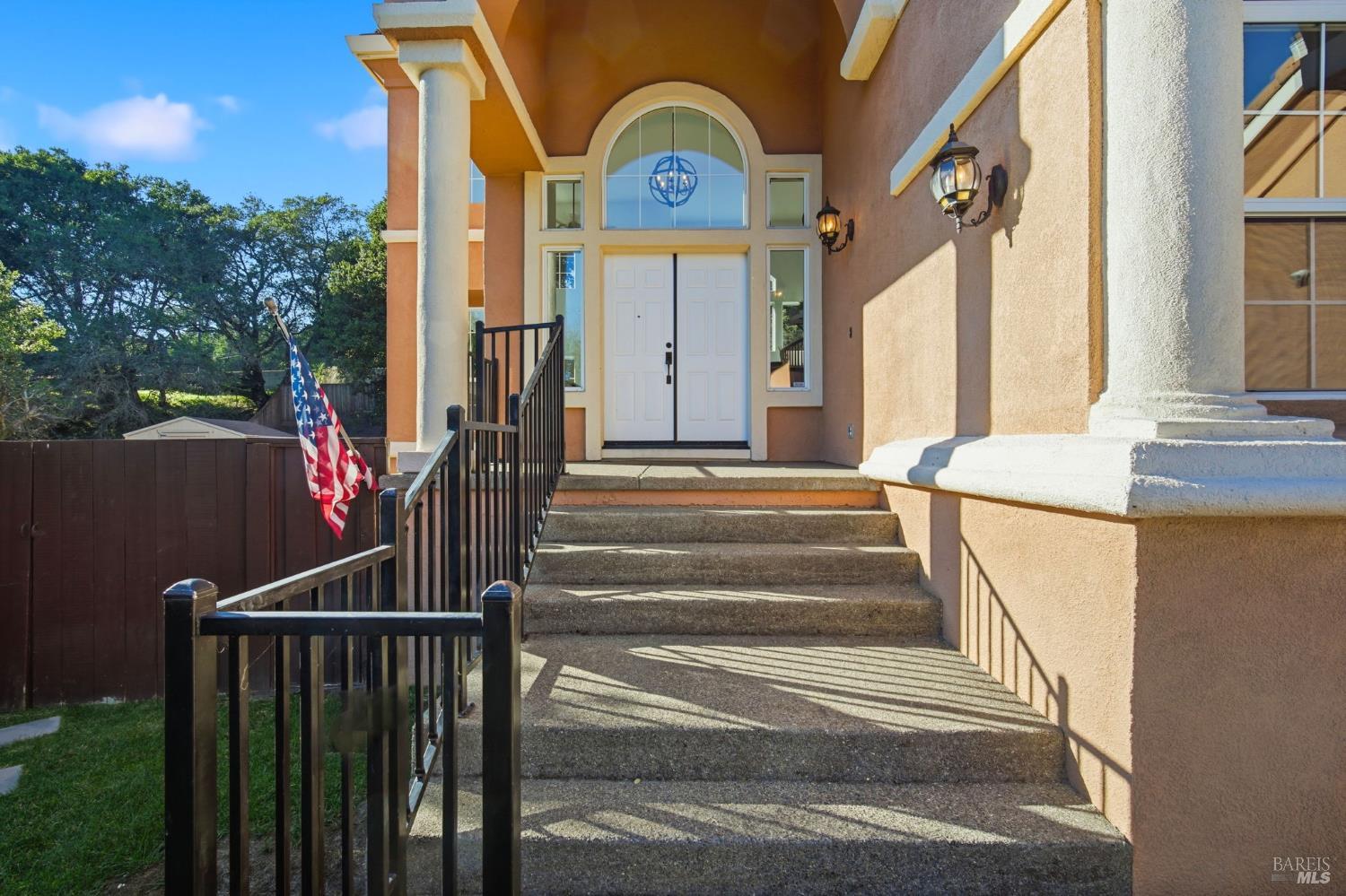 Detail Gallery Image 6 of 72 For 116 Yulupa Cir, Santa Rosa,  CA 95405 - 4 Beds | 3/1 Baths