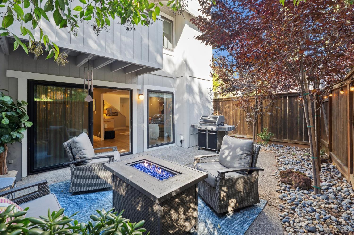 Detail Gallery Image 35 of 41 For 20 Woodoaks Dr, San Rafael,  CA 94903 - 3 Beds | 2/1 Baths