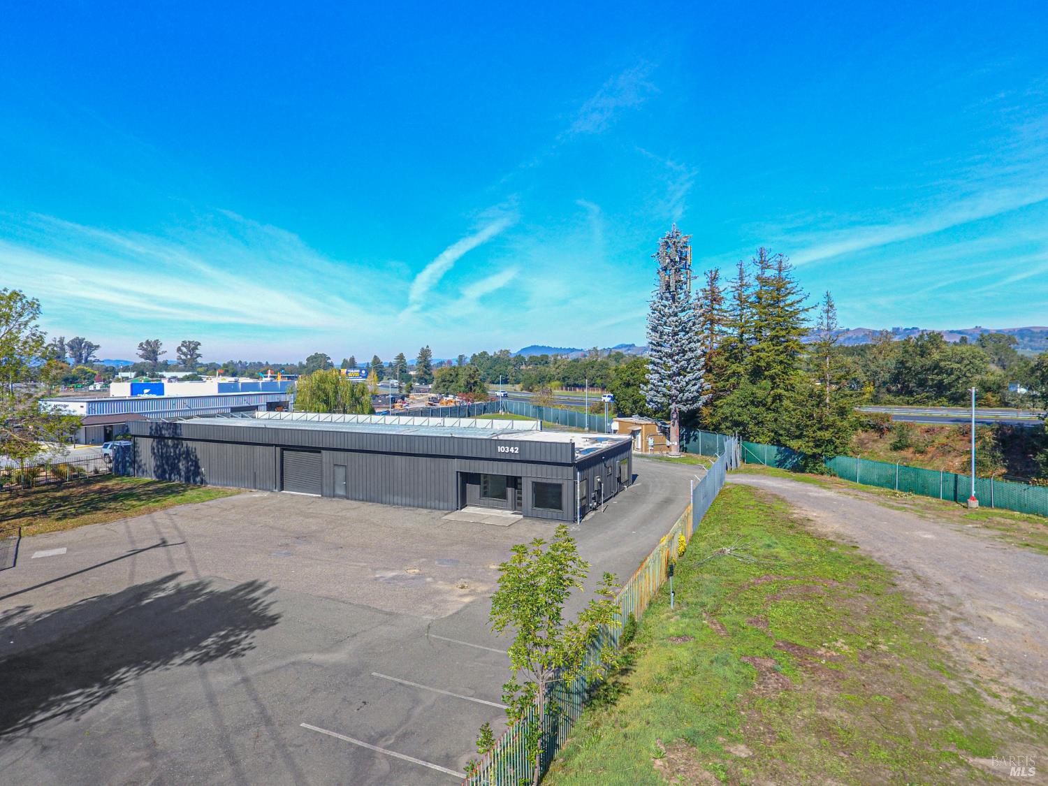 Detail Gallery Image 8 of 69 For 10342 Old Redwood Hwy, Windsor,  CA 95492 - – Beds | – Baths