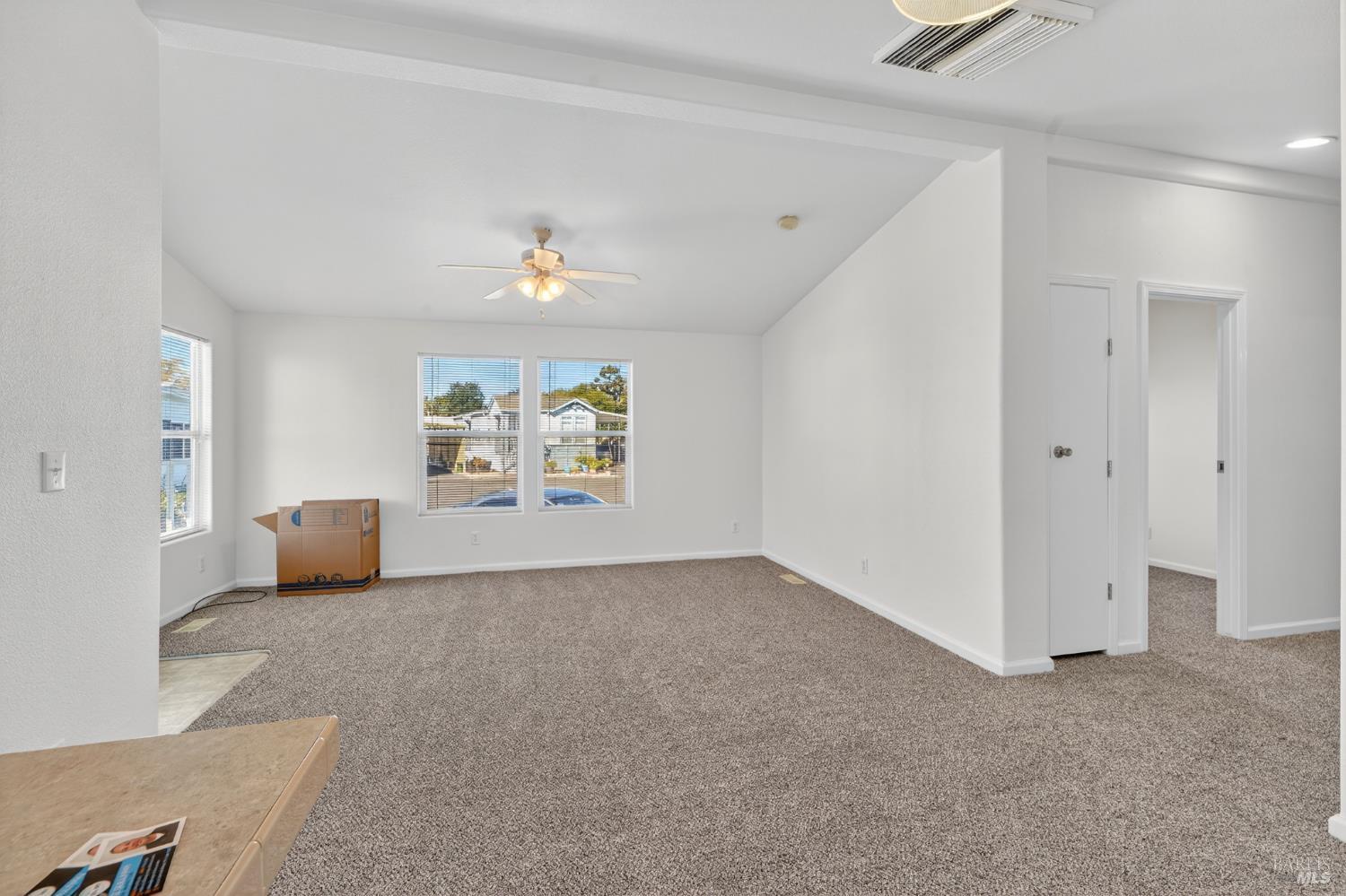 Detail Gallery Image 4 of 34 For 3000 Broadway St #8,  American Canyon,  CA 94503 - 3 Beds | 2 Baths