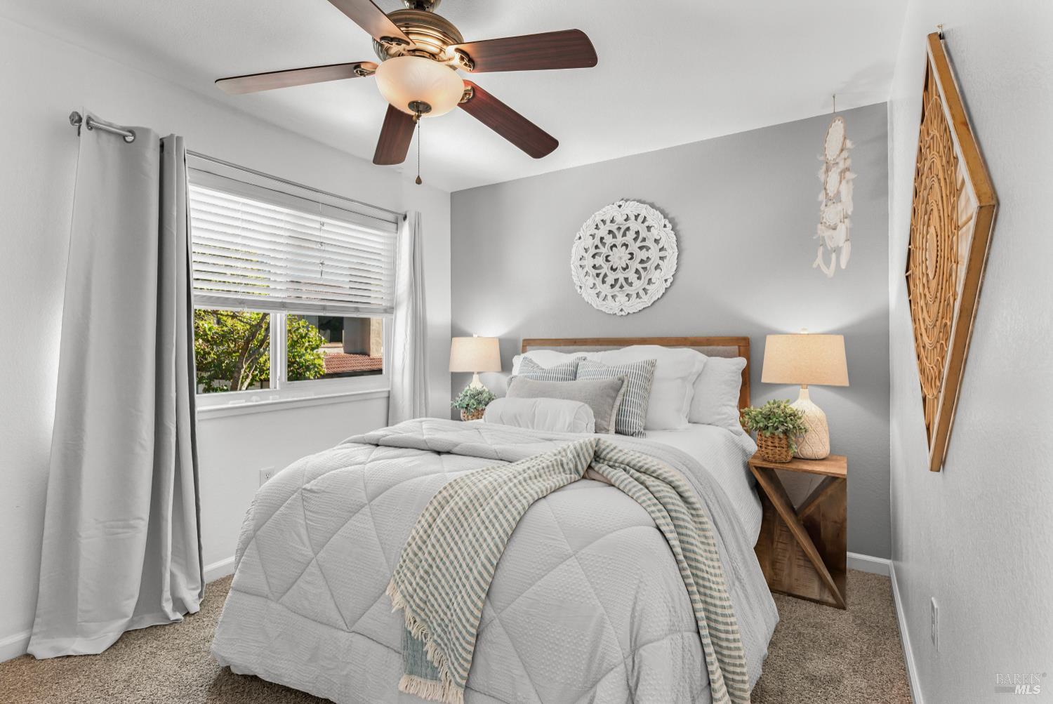 Detail Gallery Image 20 of 32 For 114 Francis Cir, Rohnert Park,  CA 94928 - 3 Beds | 2/1 Baths