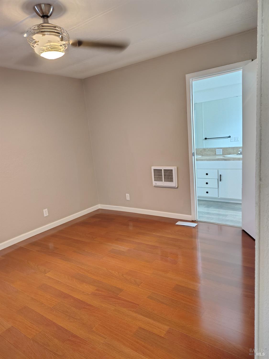 Detail Gallery Image 9 of 27 For 15970 Davis Ave, Clearlake,  CA 95422 - 3 Beds | 2 Baths