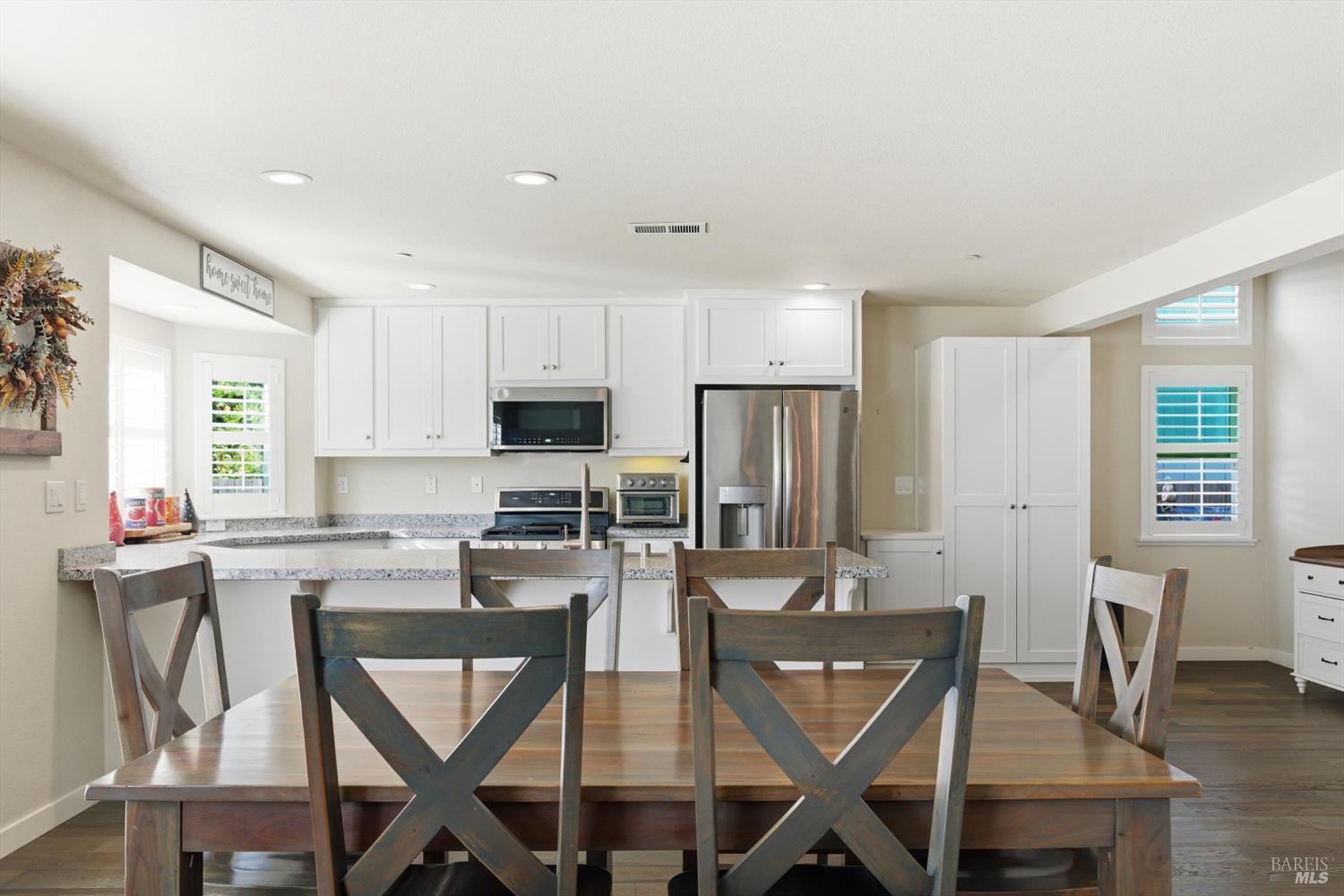 Detail Gallery Image 7 of 33 For 3769 Mocha Ln, Santa Rosa,  CA 95403 - 4 Beds | 3 Baths