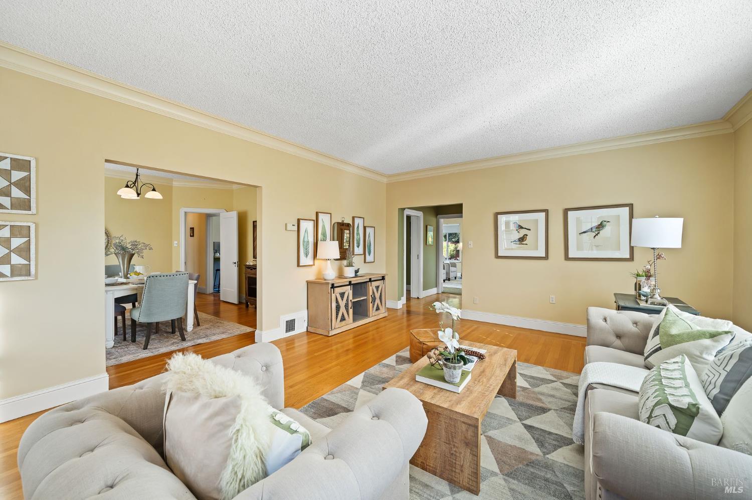 Detail Gallery Image 11 of 67 For 6 Hanns Ave, Vallejo,  CA 94590 - 4 Beds | 2/1 Baths