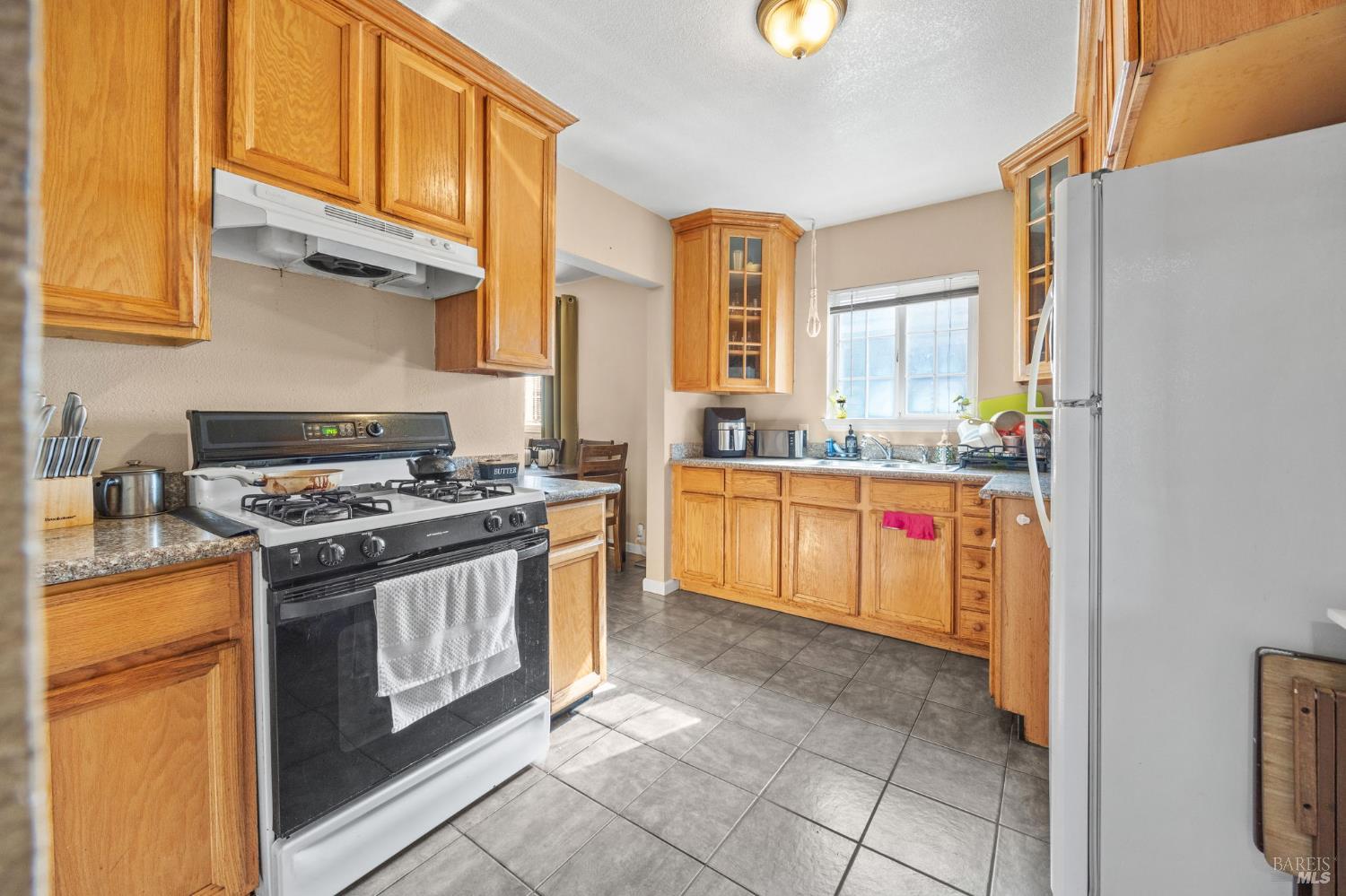 Detail Gallery Image 5 of 26 For 532 Almond Dr, Vallejo,  CA 94589 - – Beds | – Baths