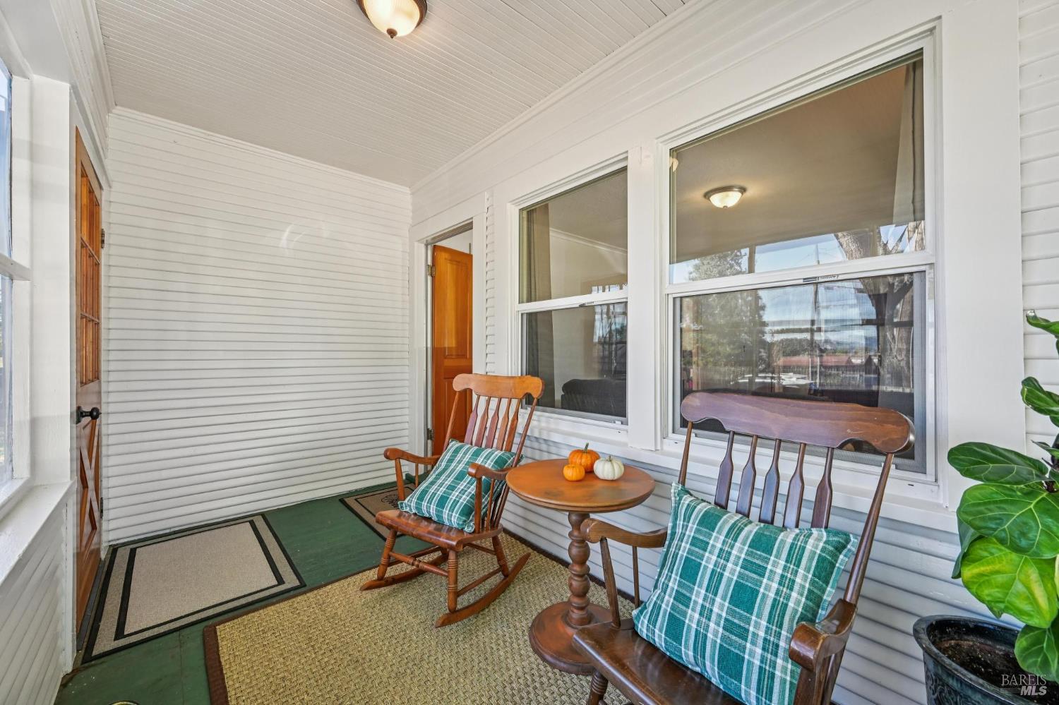 Detail Gallery Image 11 of 50 For 4165 Stony Point Rd, Santa Rosa,  CA 95407 - 3 Beds | 2 Baths