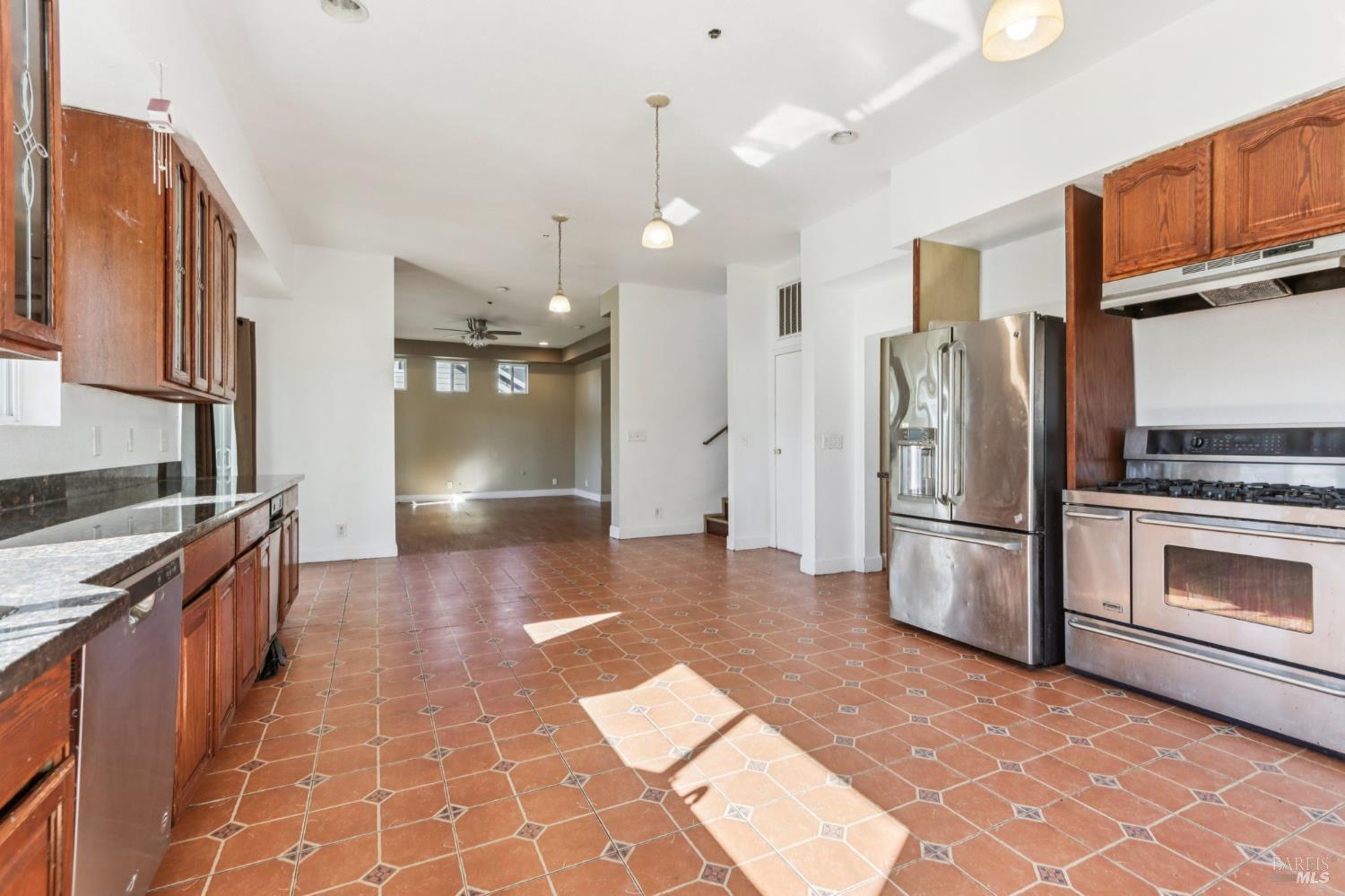 Detail Gallery Image 14 of 56 For 507 Kings Way #B,  Suisun City,  CA 94585 - 10 Beds | 6/1 Baths