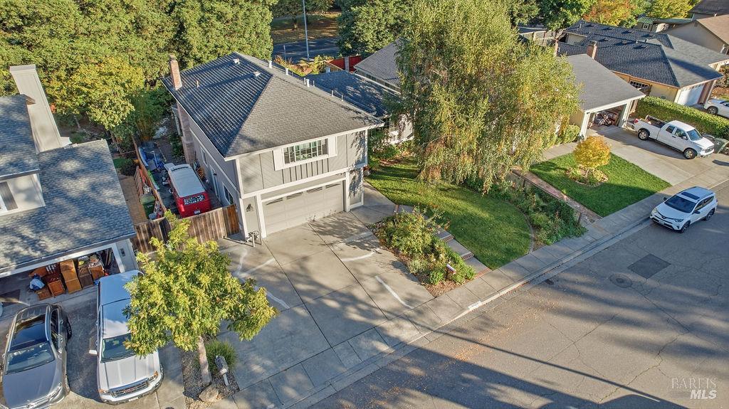 Detail Gallery Image 6 of 45 For 6190 San Gabriel Pl, Rohnert Park,  CA 94928 - 4 Beds | 2/1 Baths