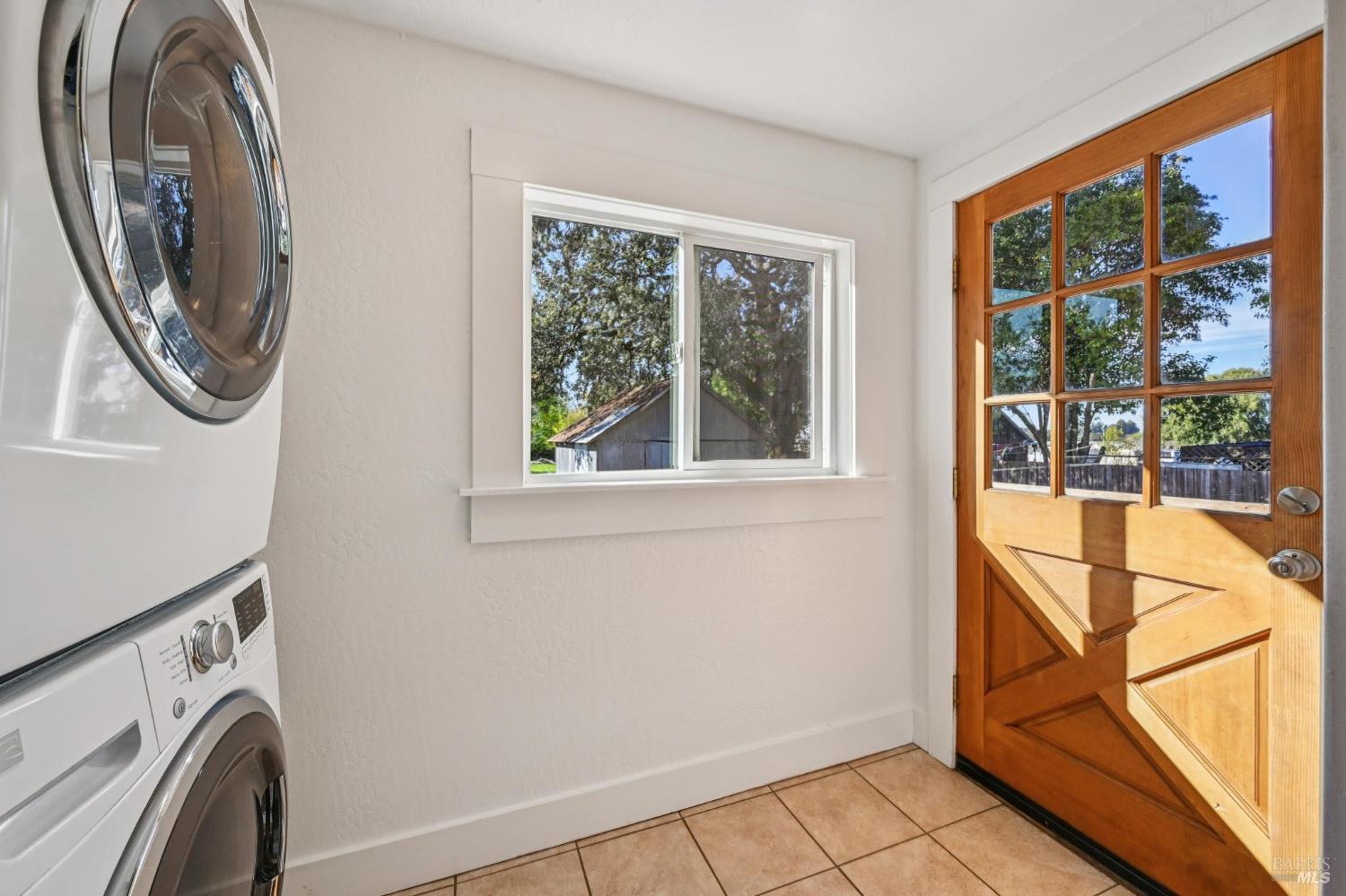 Detail Gallery Image 9 of 50 For 4165 Stony Point Rd, Santa Rosa,  CA 95407 - 3 Beds | 2 Baths