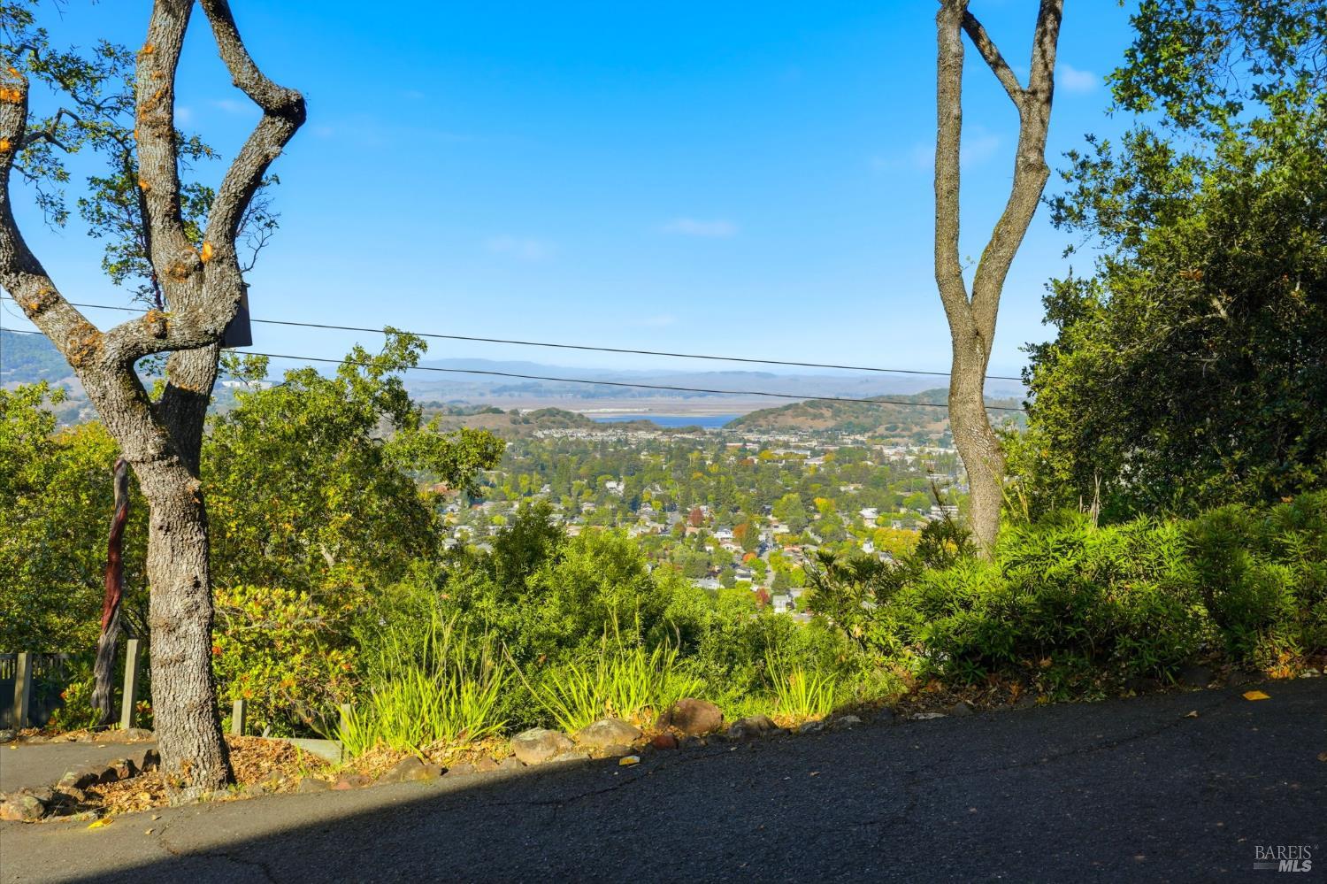 Detail Gallery Image 47 of 51 For 395 Ridge Rd, Novato,  CA 94947 - 3 Beds | 2/1 Baths