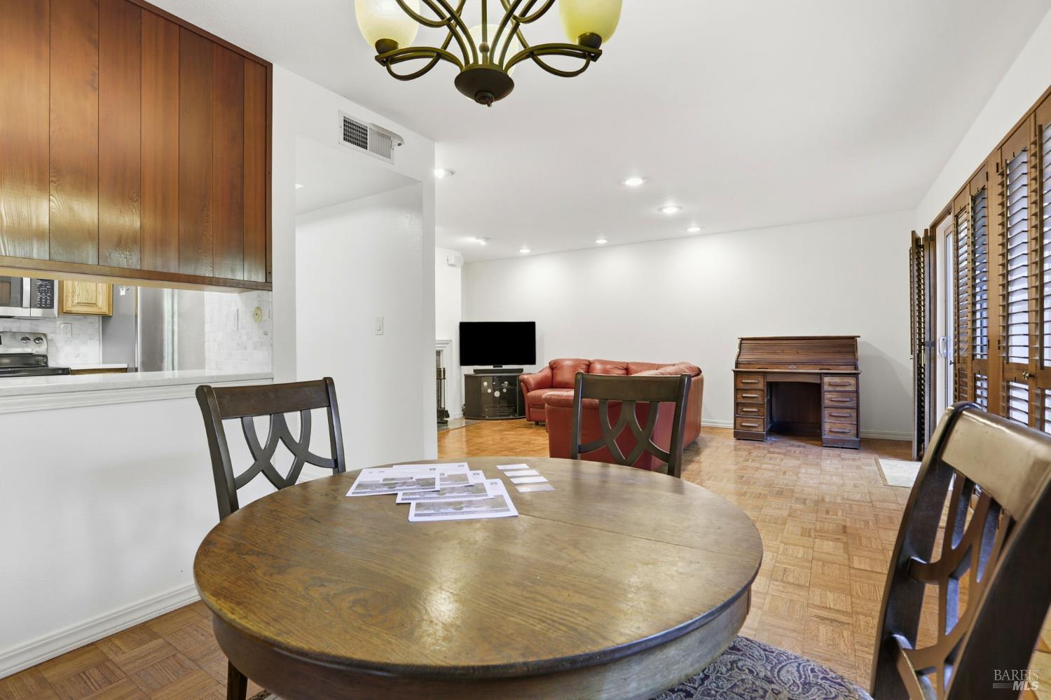 Detail Gallery Image 15 of 41 For 380 Sunset Way, Mill Valley,  CA 94941 - 3 Beds | 2/1 Baths