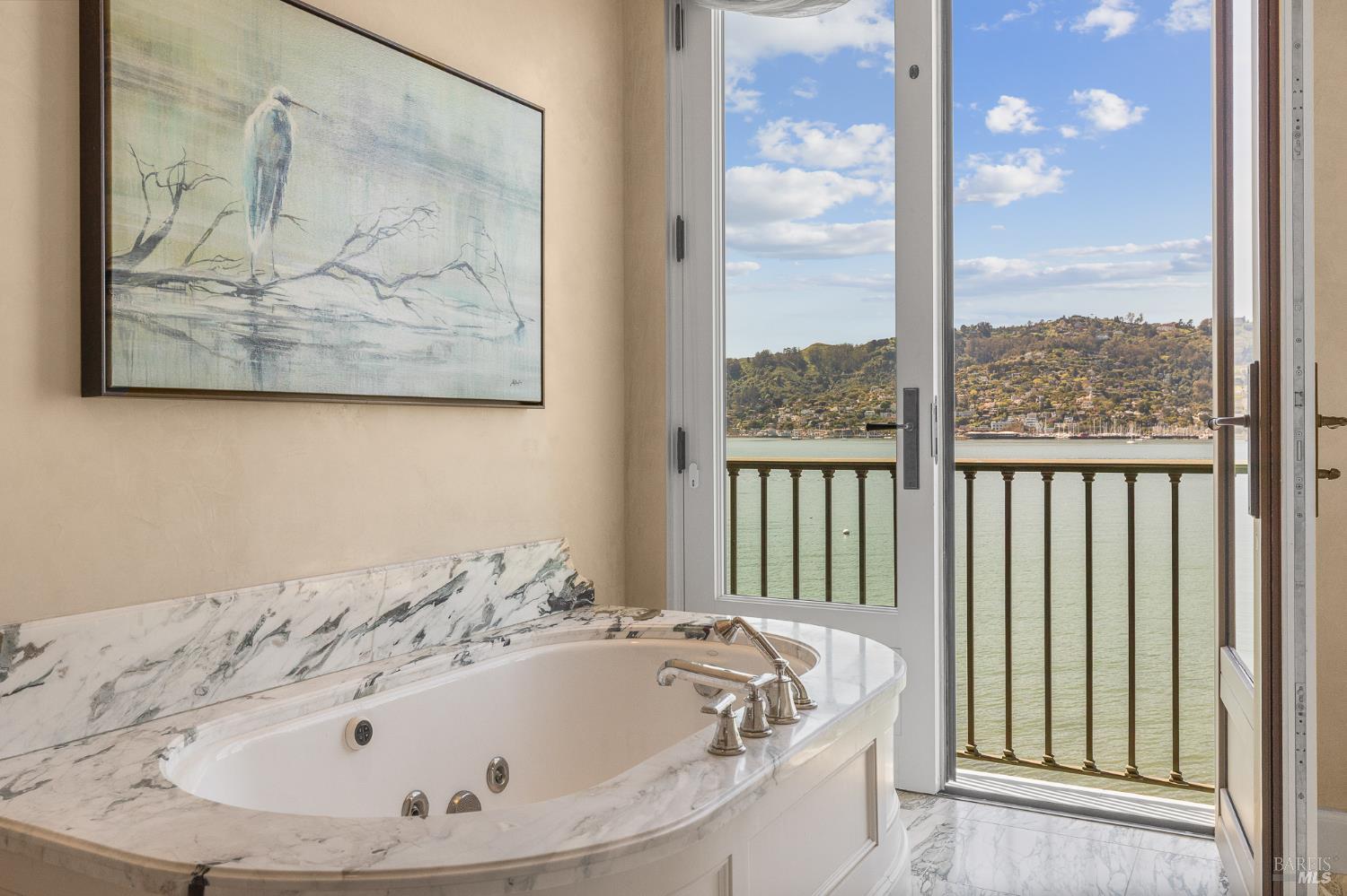 Detail Gallery Image 9 of 33 For 125 Belvedere Ave, Belvedere,  CA 94920 - 5 Beds | 5/5 Baths