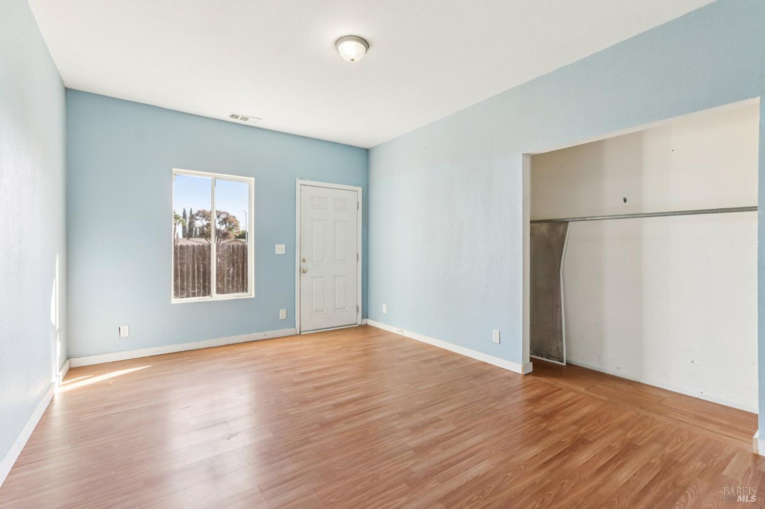 Detail Gallery Image 35 of 56 For 507 Kings Way #B,  Suisun City,  CA 94585 - 10 Beds | 6/1 Baths