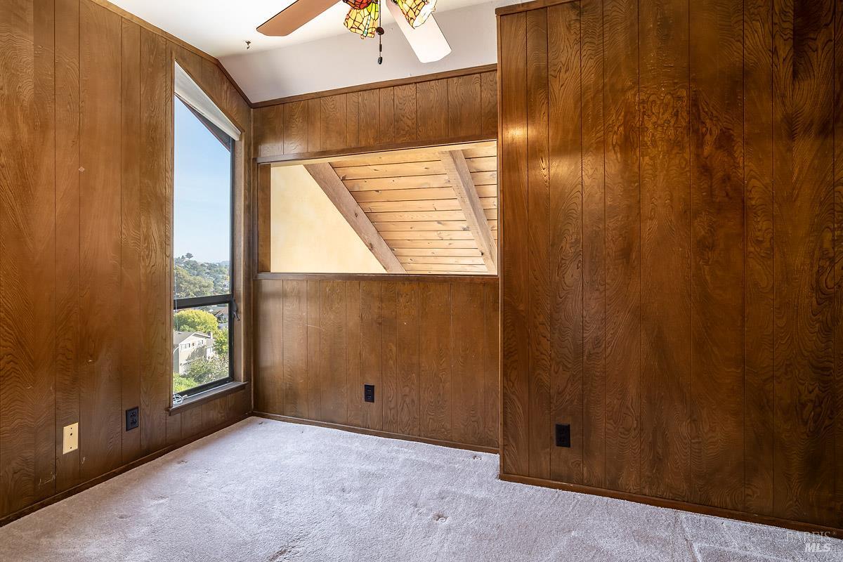Detail Gallery Image 25 of 35 For 66 Martinez Ct, Novato,  CA 94945 - 4 Beds | 3/1 Baths