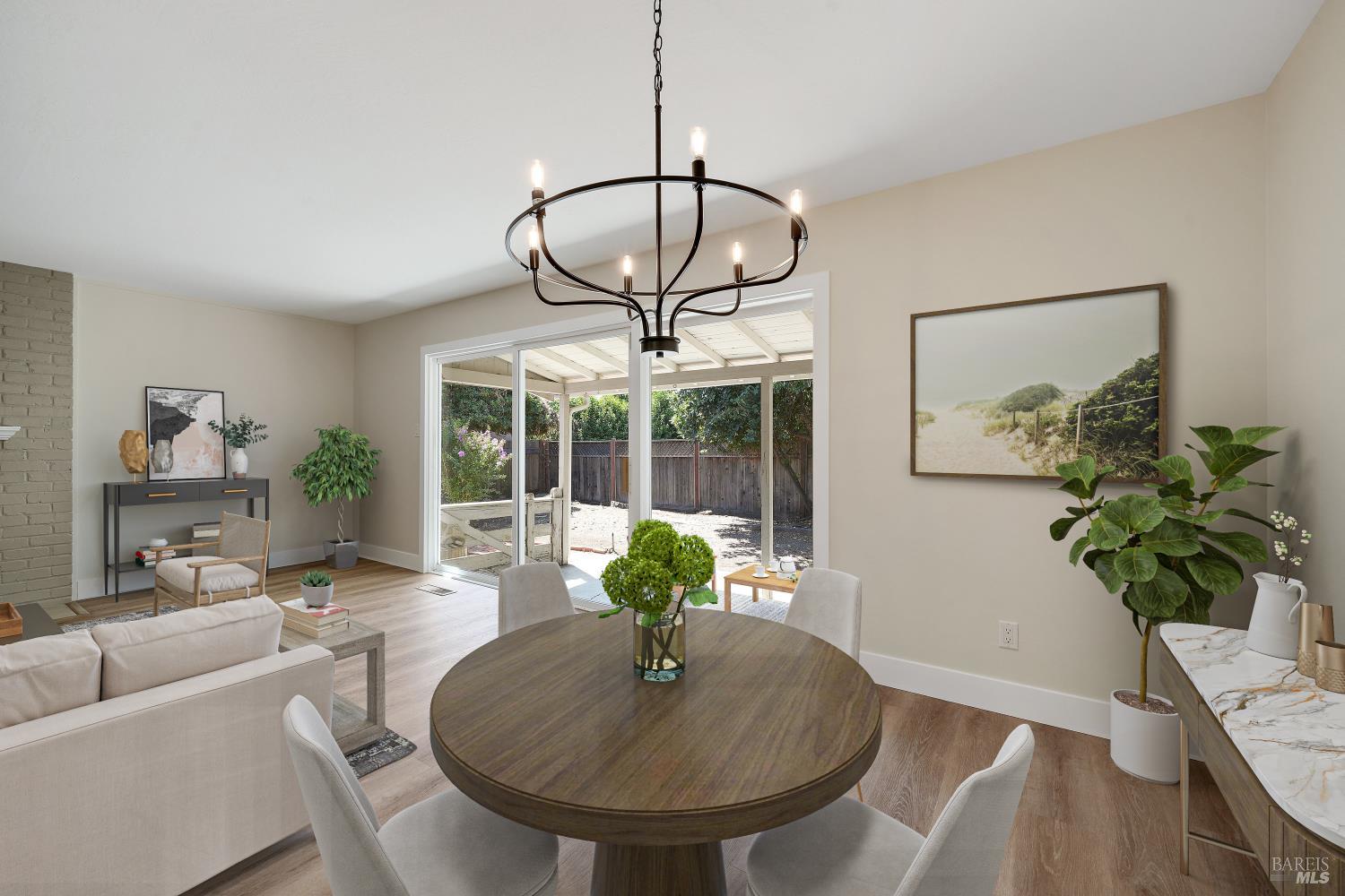 Detail Gallery Image 11 of 33 For 621 W D St, Dixon,  CA 95620 - 4 Beds | 2 Baths