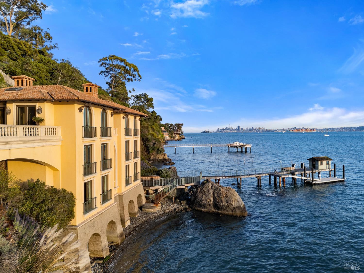 Detail Gallery Image 2 of 33 For 125 Belvedere Ave, Belvedere,  CA 94920 - 5 Beds | 5/5 Baths