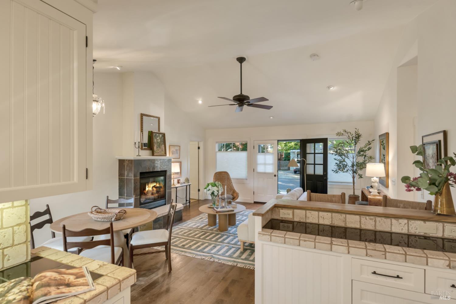 Detail Gallery Image 12 of 42 For 429 Moll Ct, Sonoma,  CA 95476 - 3 Beds | 2 Baths