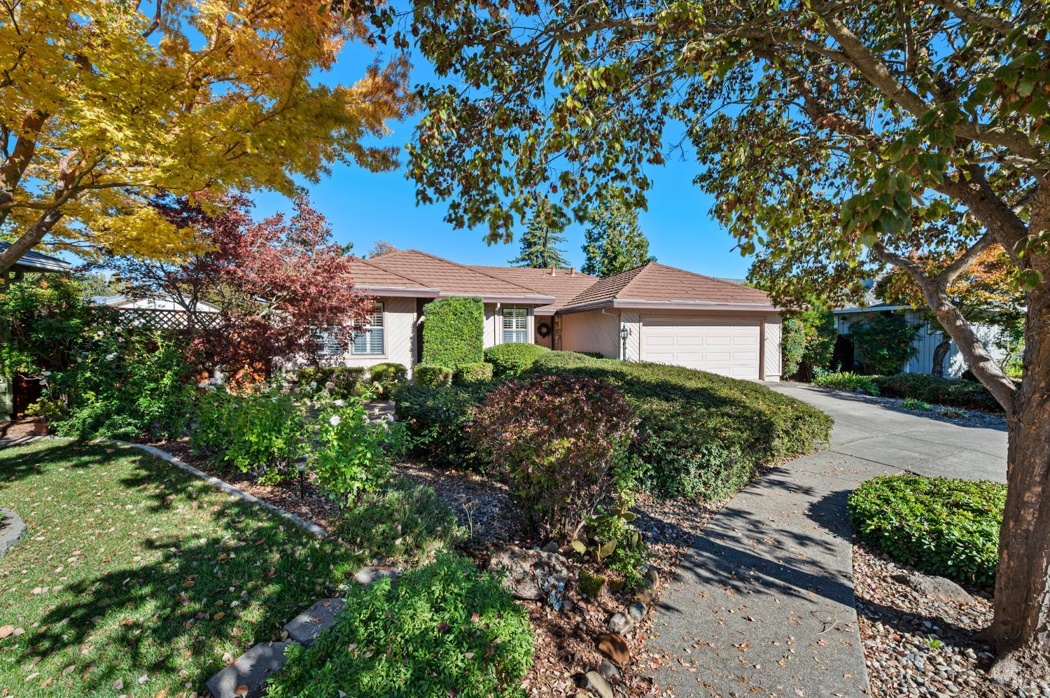 Detail Gallery Image 3 of 47 For 5 Justin Ct, Napa,  CA 94558 - 3 Beds | 2 Baths