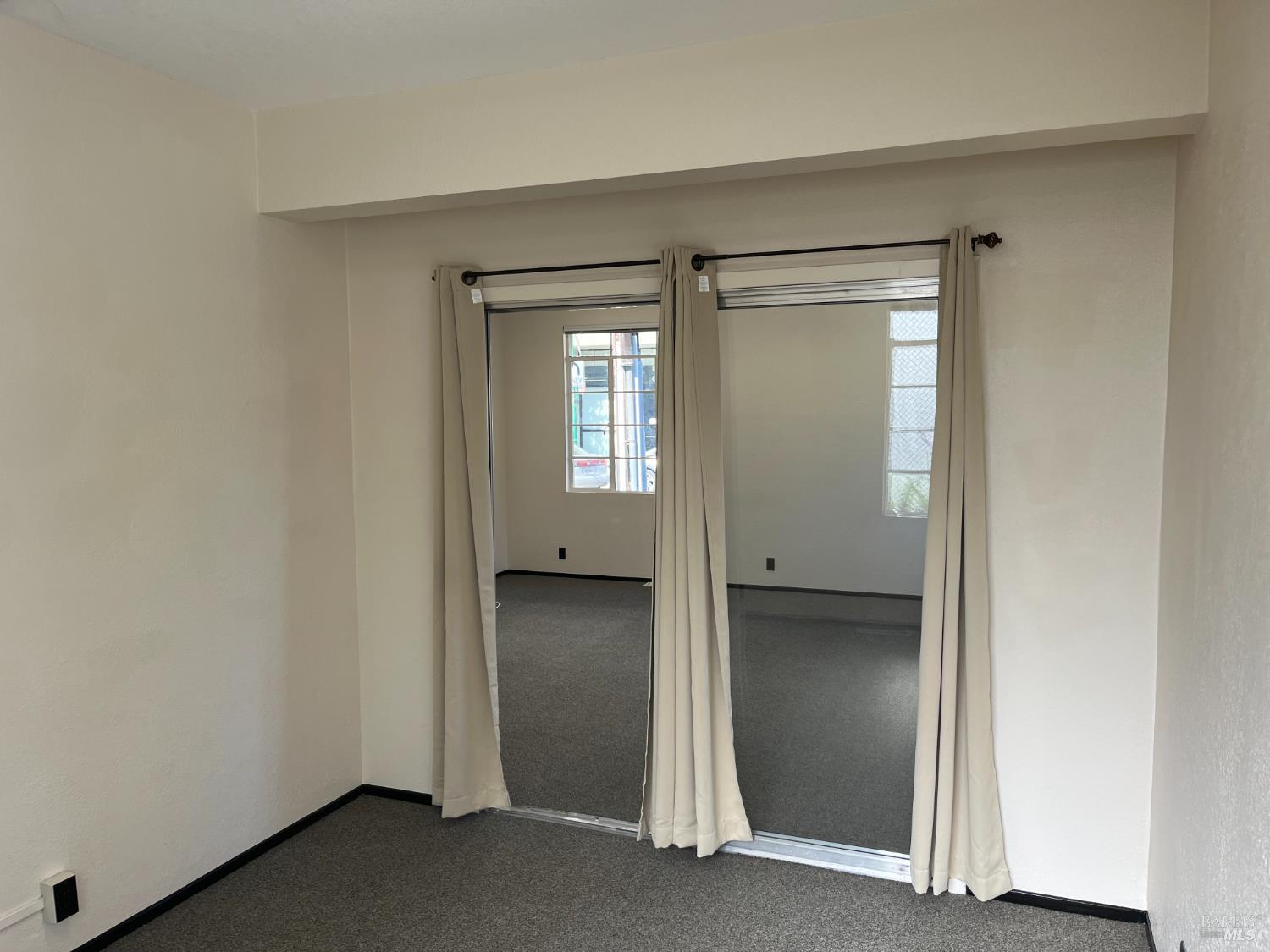 Detail Gallery Image 6 of 11 For 576 B St 1c,  Santa Rosa,  CA 95401 - – Beds | – Baths