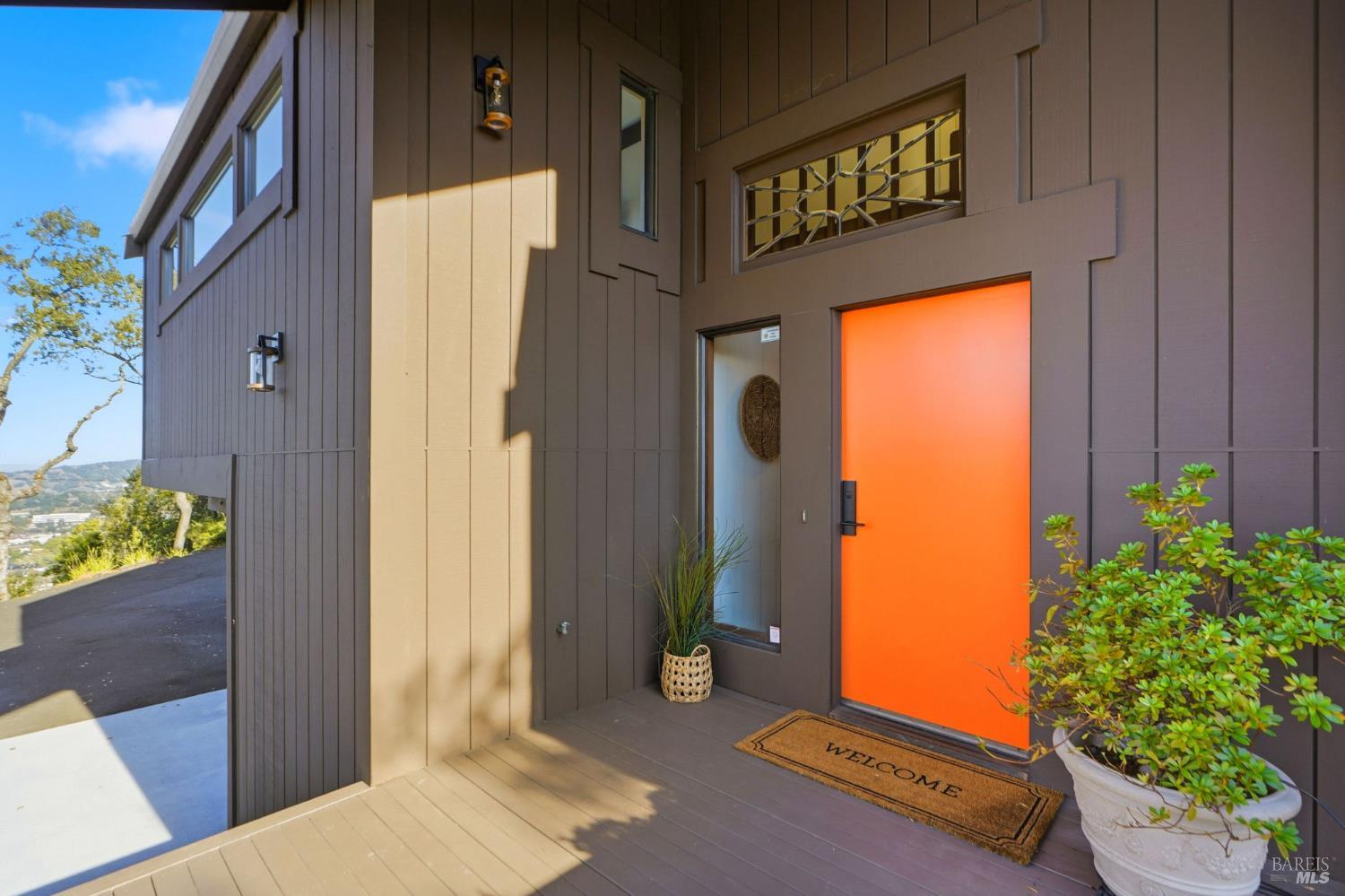 Detail Gallery Image 4 of 51 For 395 Ridge Rd, Novato,  CA 94947 - 3 Beds | 2/1 Baths