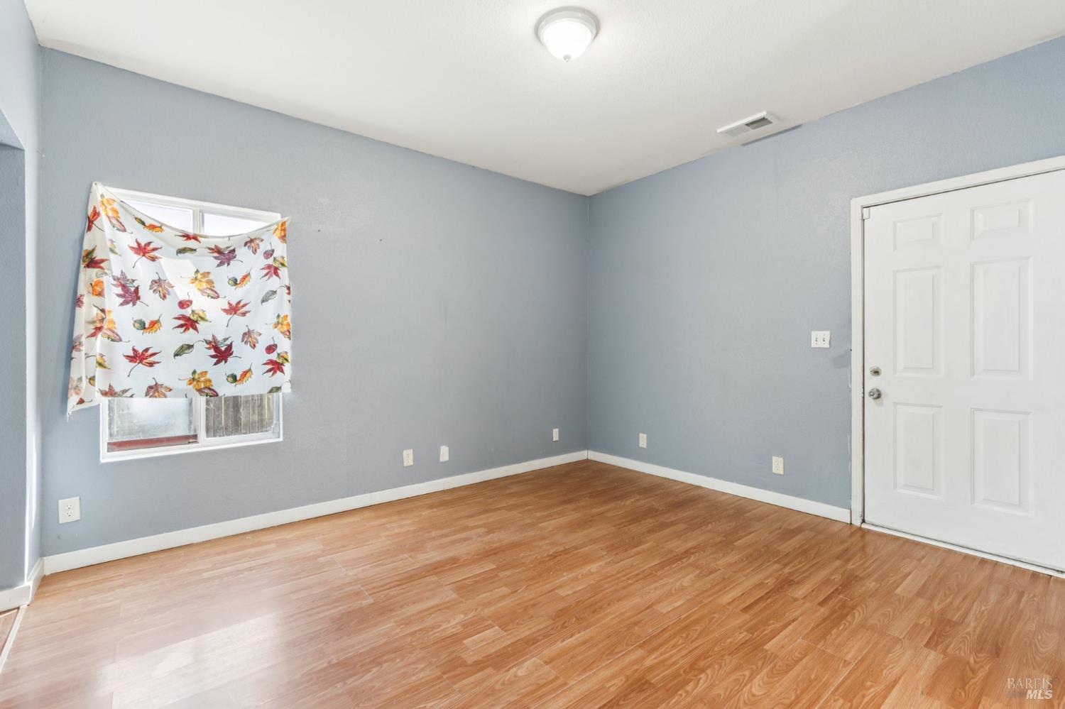 Detail Gallery Image 32 of 56 For 507 Kings Way #B,  Suisun City,  CA 94585 - 10 Beds | 6/1 Baths