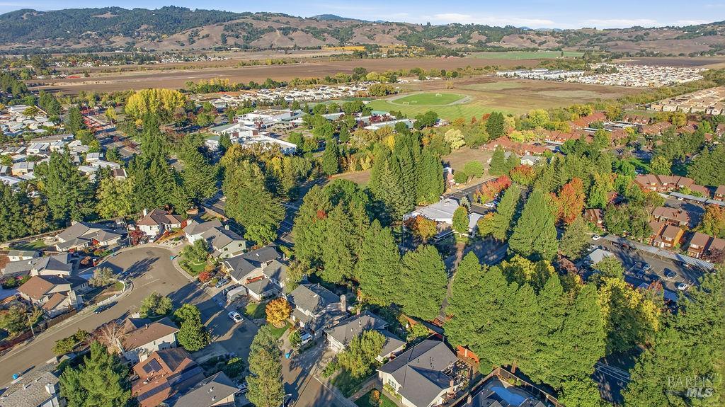 Detail Gallery Image 10 of 45 For 6190 San Gabriel Pl, Rohnert Park,  CA 94928 - 4 Beds | 2/1 Baths