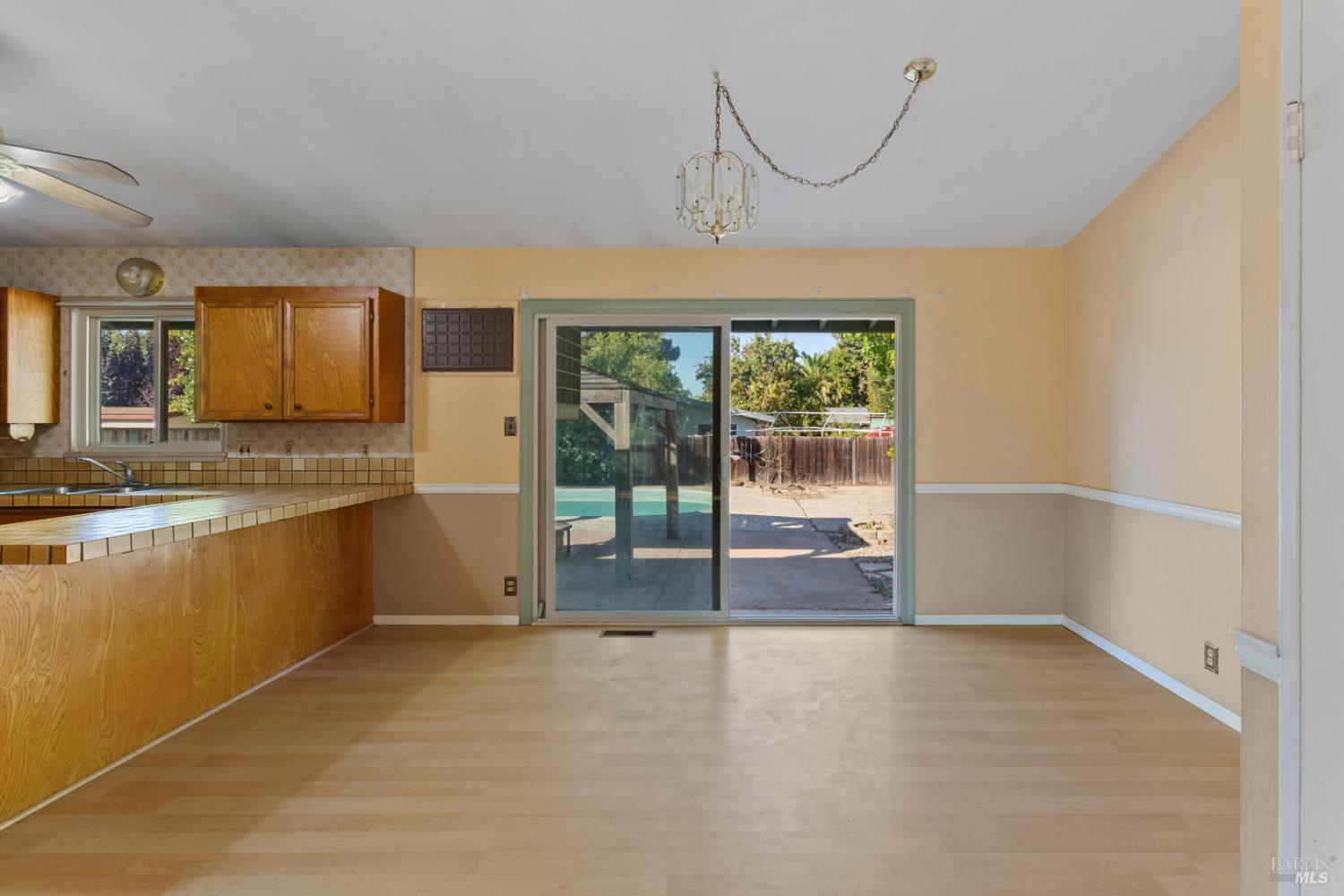 Detail Gallery Image 4 of 22 For 1121 N P St, Livermore,  CA 94551 - 3 Beds | 2 Baths