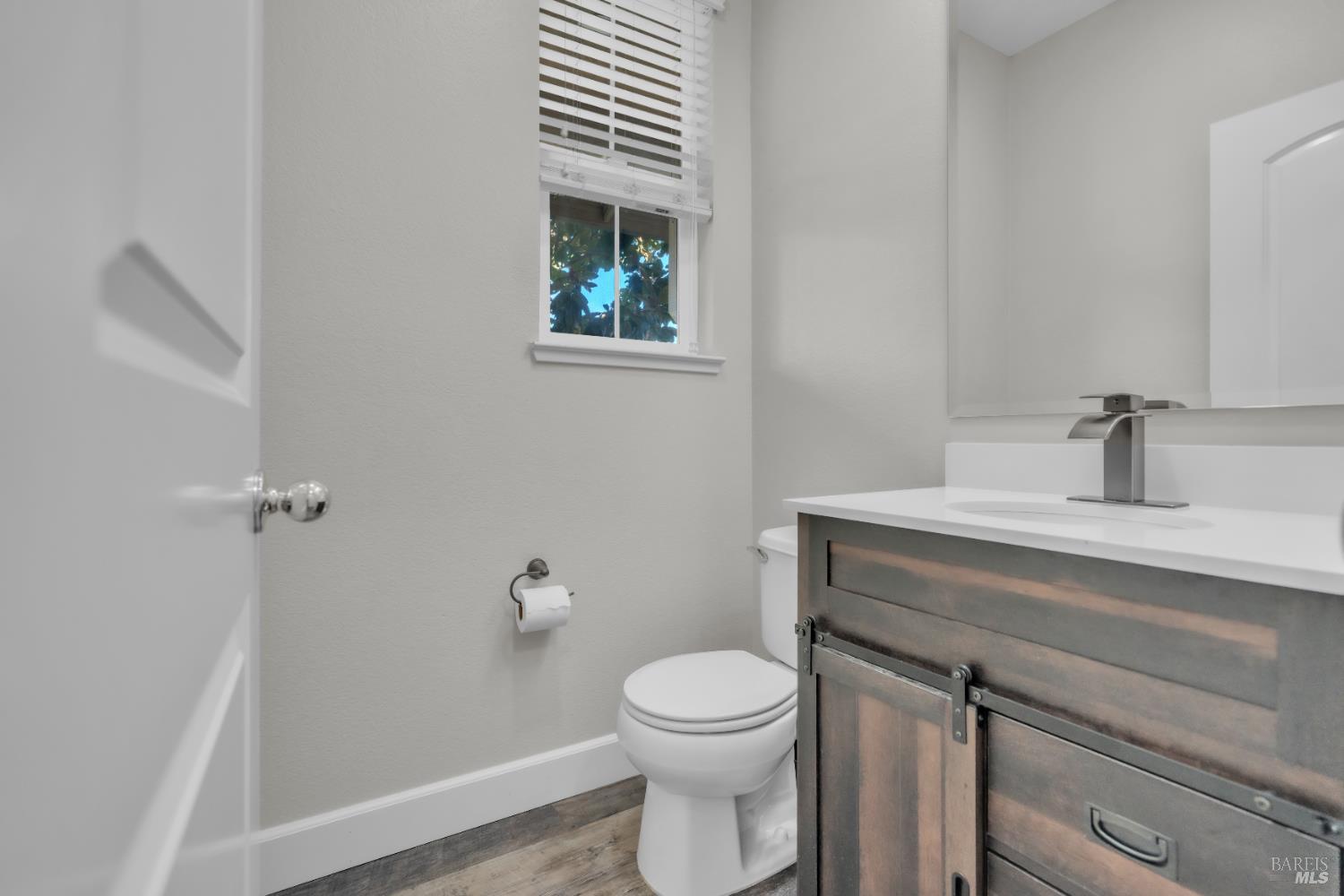Detail Gallery Image 17 of 51 For 2042 Hamstead Ct, Vacaville,  CA 95687 - 5 Beds | 2/1 Baths