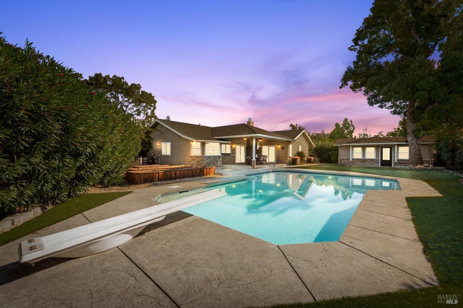 Front Image Thumbnail for BA325094532