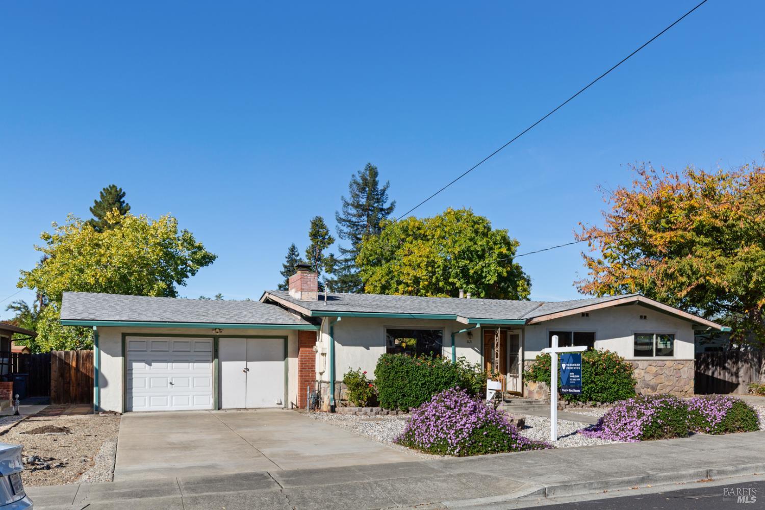 Detail Gallery Image 2 of 22 For 1121 N P St, Livermore,  CA 94551 - 3 Beds | 2 Baths