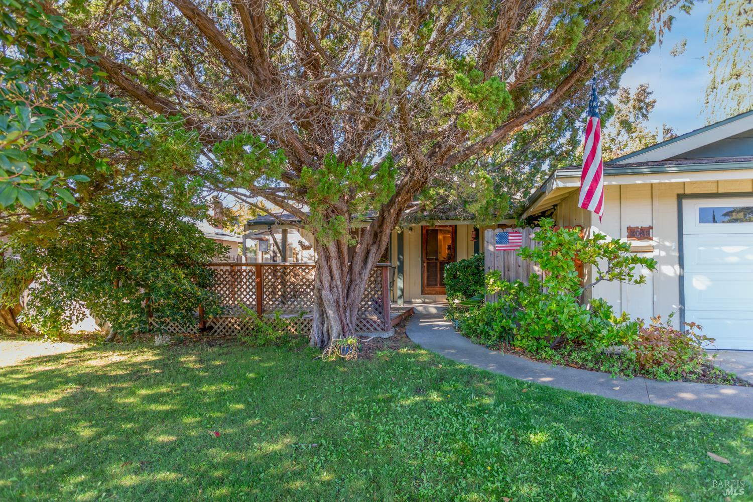 Detail Gallery Image 10 of 21 For 2045 Dorland Dr, Fairfield,  CA 94534 - 3 Beds | 2 Baths