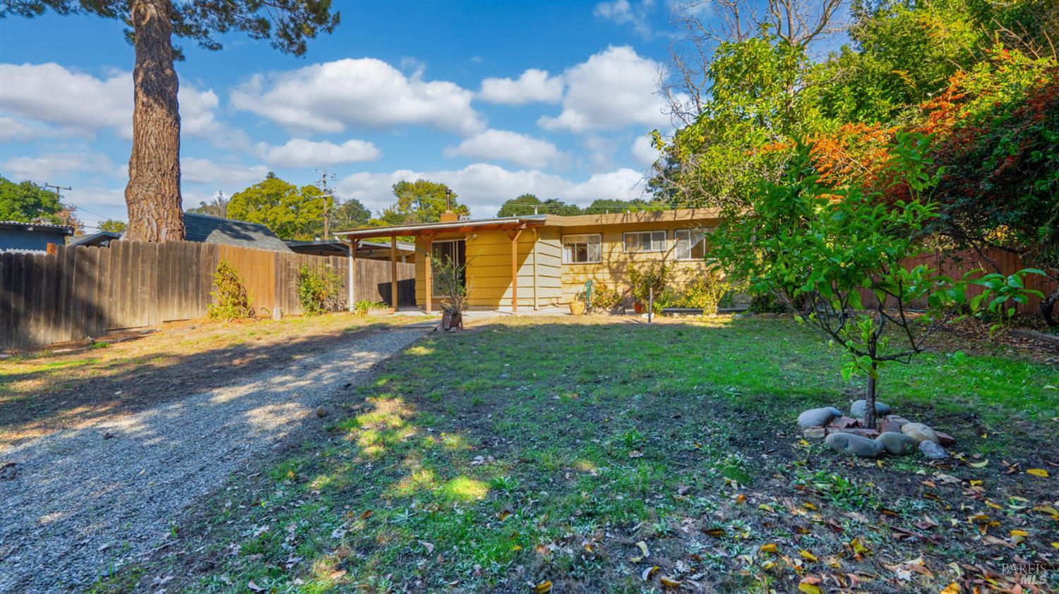 Detail Gallery Image 27 of 30 For 2742 Sheldon Dr, El Sobrante,  CA 94803 - 3 Beds | 2 Baths