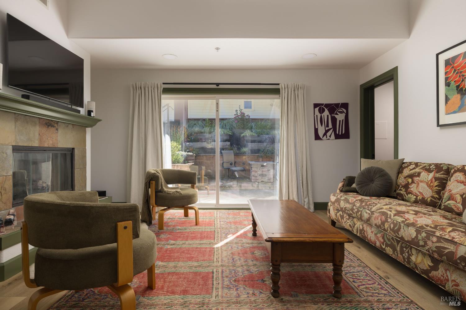 Detail Gallery Image 6 of 28 For 14632 Jomark Ln, Occidental,  CA 95465 - 2 Beds | 1 Baths