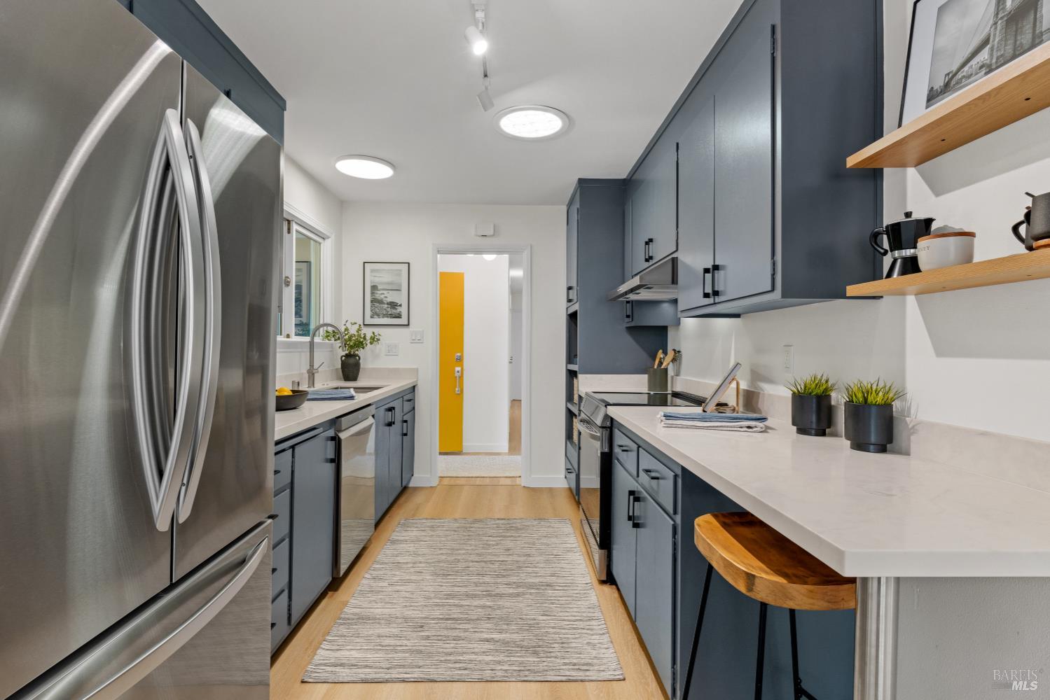 Detail Gallery Image 15 of 25 For 30 De Ford Dr, San Rafael,  CA 94903 - 3 Beds | 2 Baths