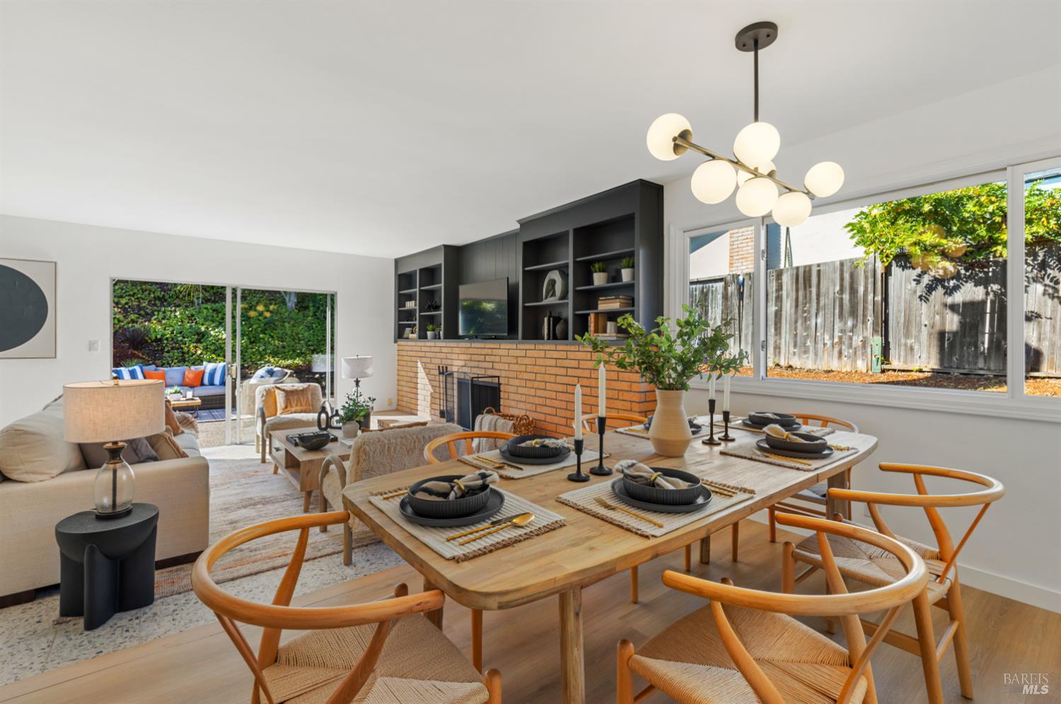 Detail Gallery Image 11 of 25 For 30 De Ford Dr, San Rafael,  CA 94903 - 3 Beds | 2 Baths