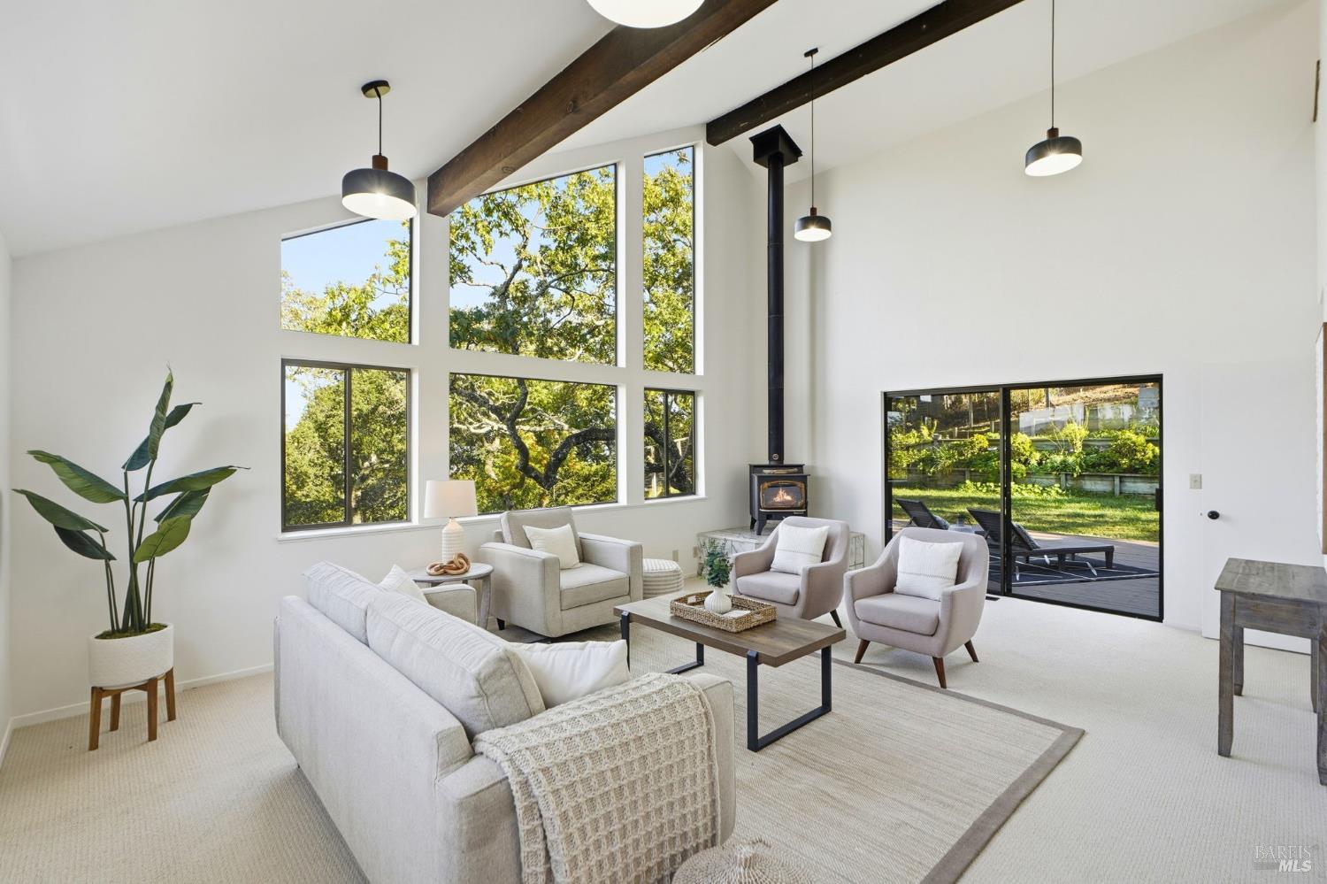 Detail Gallery Image 9 of 51 For 395 Ridge Rd, Novato,  CA 94947 - 3 Beds | 2/1 Baths