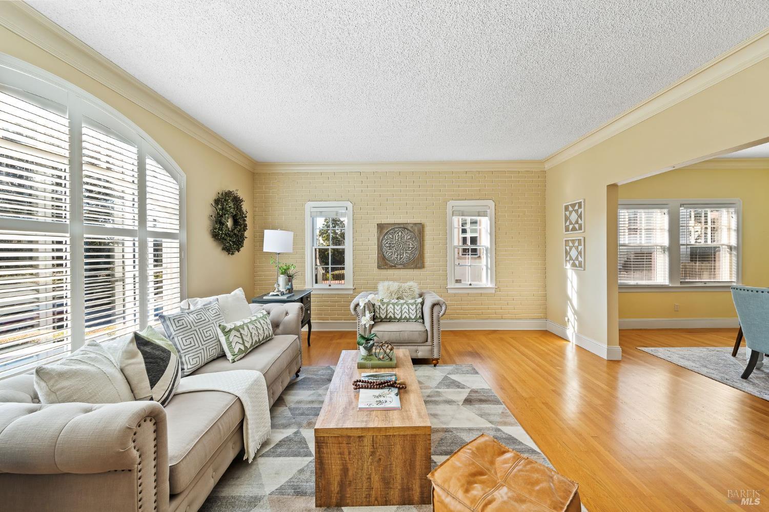 Detail Gallery Image 8 of 67 For 6 Hanns Ave, Vallejo,  CA 94590 - 4 Beds | 2/1 Baths