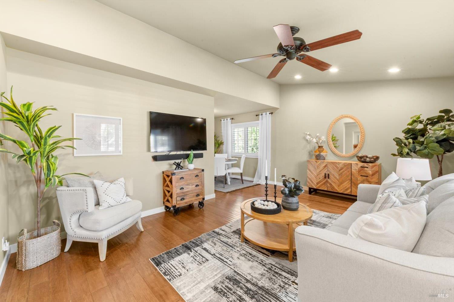 Detail Gallery Image 9 of 68 For 113 Chinook Ct, Vacaville,  CA 95688 - 4 Beds | 2 Baths