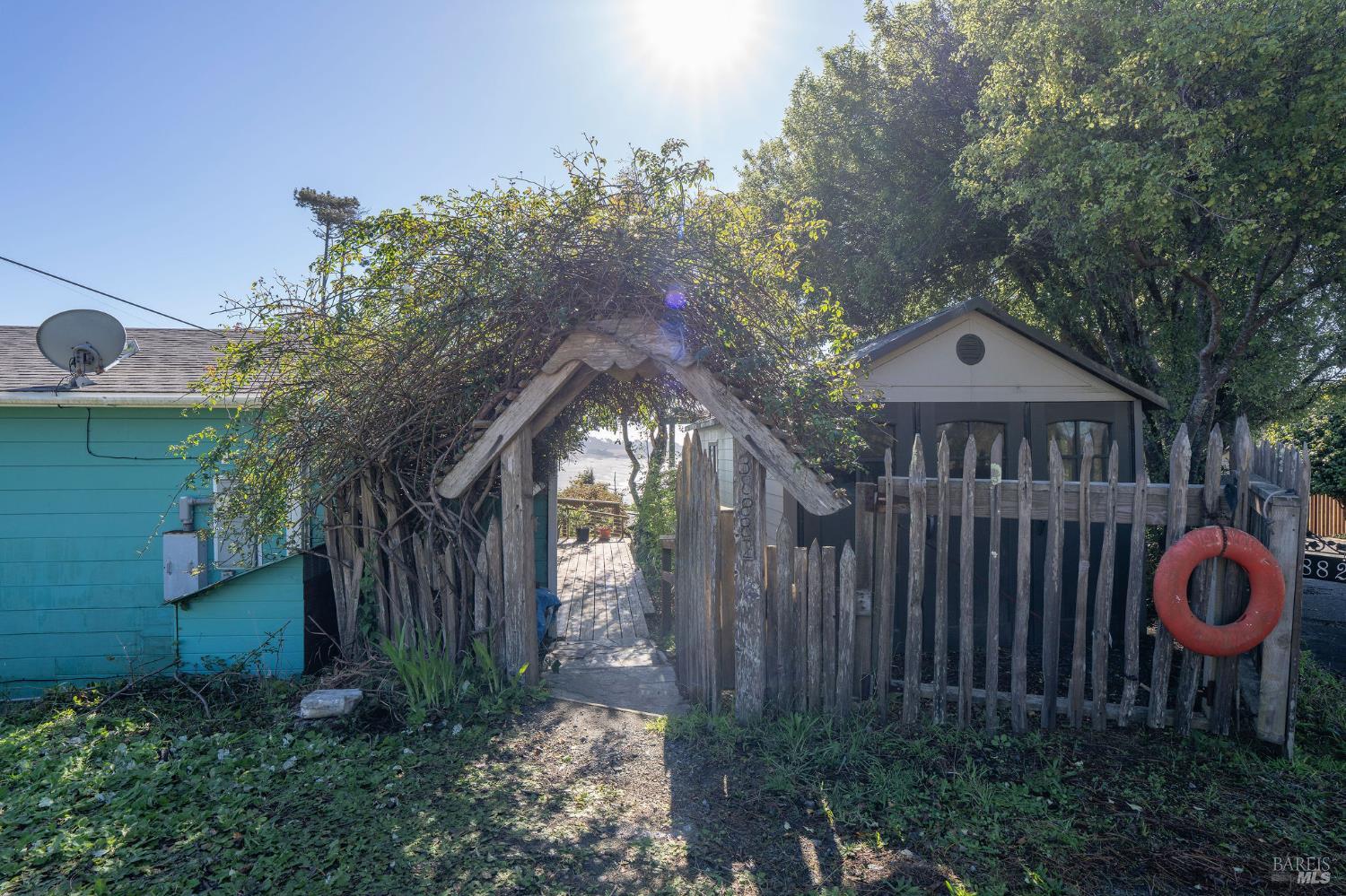 Detail Gallery Image 5 of 28 For 38882 Honey Run Ln, Gualala,  CA 95445 - 1 Beds | 1 Baths