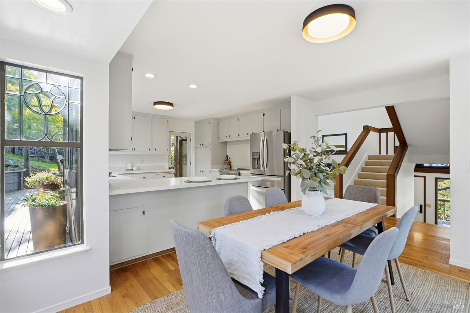 Detail Gallery Image 10 of 51 For 395 Ridge Rd, Novato,  CA 94947 - 3 Beds | 2/1 Baths