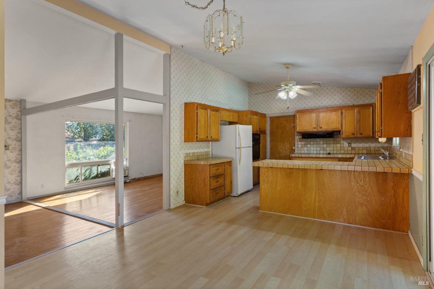 Detail Gallery Image 3 of 22 For 1121 N P St, Livermore,  CA 94551 - 3 Beds | 2 Baths