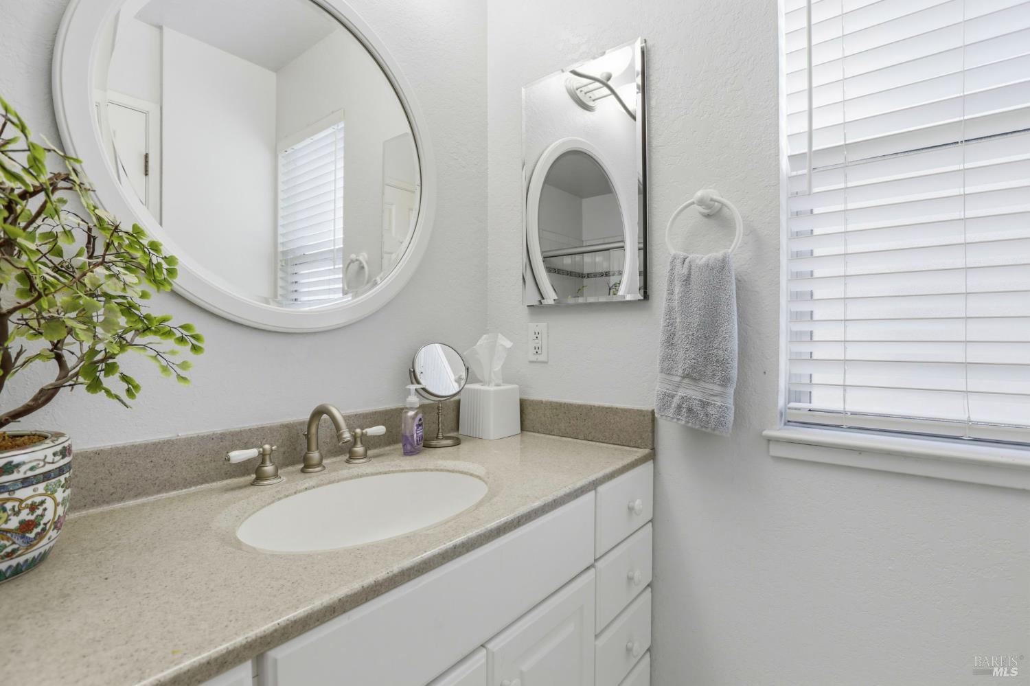 Detail Gallery Image 32 of 41 For 380 Sunset Way, Mill Valley,  CA 94941 - 3 Beds | 2/1 Baths