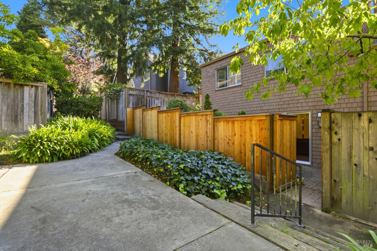 Detail Gallery Image 39 of 41 For 380 Sunset Way, Mill Valley,  CA 94941 - 3 Beds | 2/1 Baths