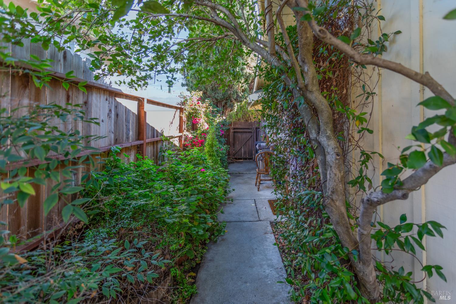 Detail Gallery Image 12 of 21 For 2045 Dorland Dr, Fairfield,  CA 94534 - 3 Beds | 2 Baths