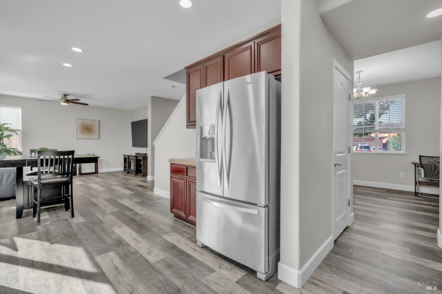 Detail Gallery Image 23 of 51 For 2042 Hamstead Ct, Vacaville,  CA 95687 - 5 Beds | 2/1 Baths